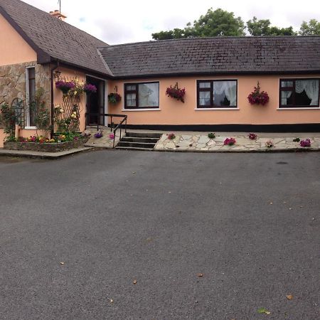 Eriu Lodge Clifden Exterior photo