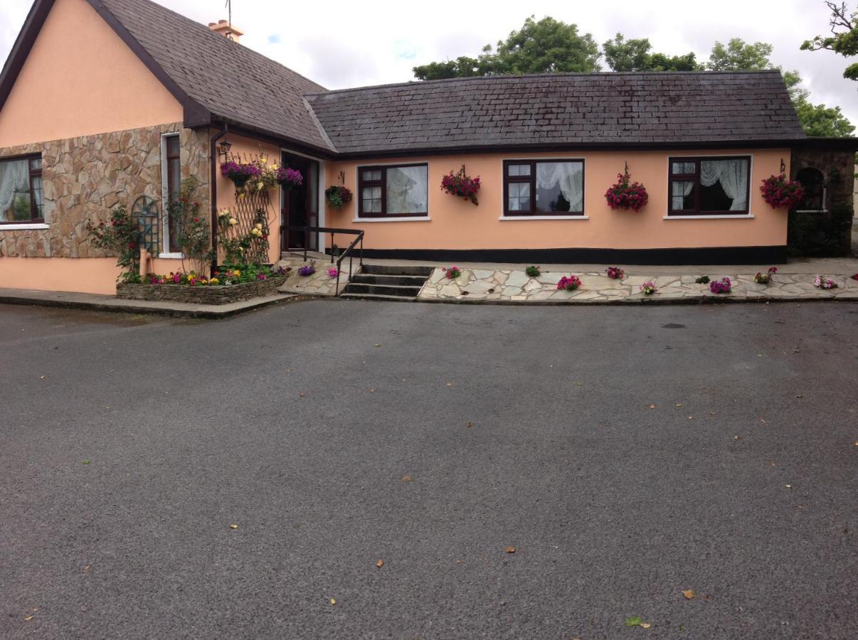 Eriu Lodge Clifden Exterior photo